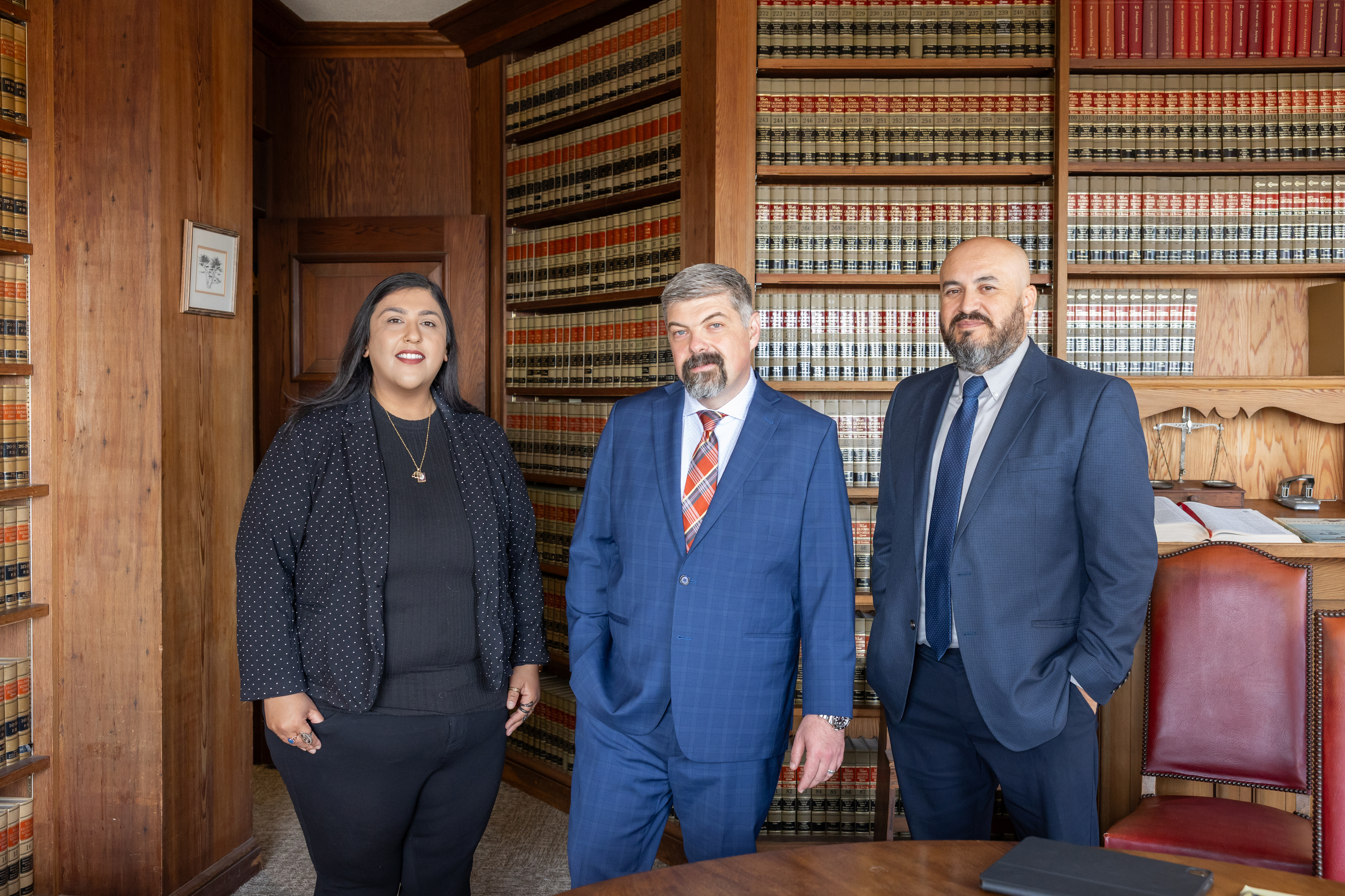 Equipo de Pernik Law trabajando