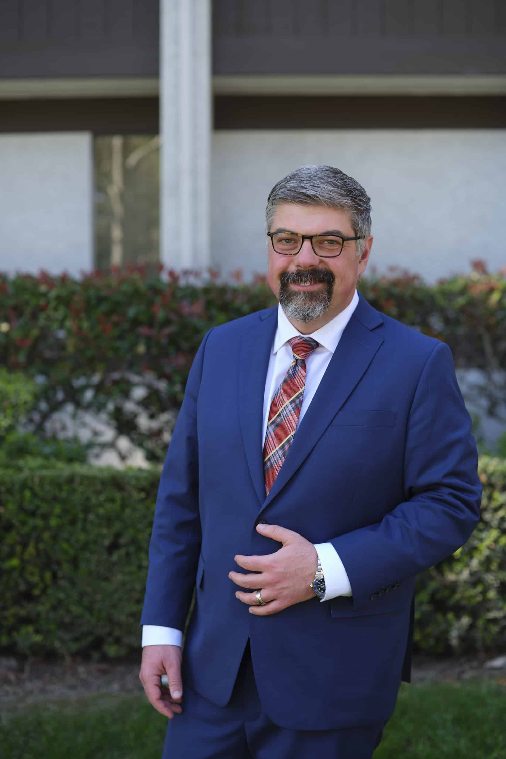 William V. Pernik, fundador y especialista certificado en derecho penal